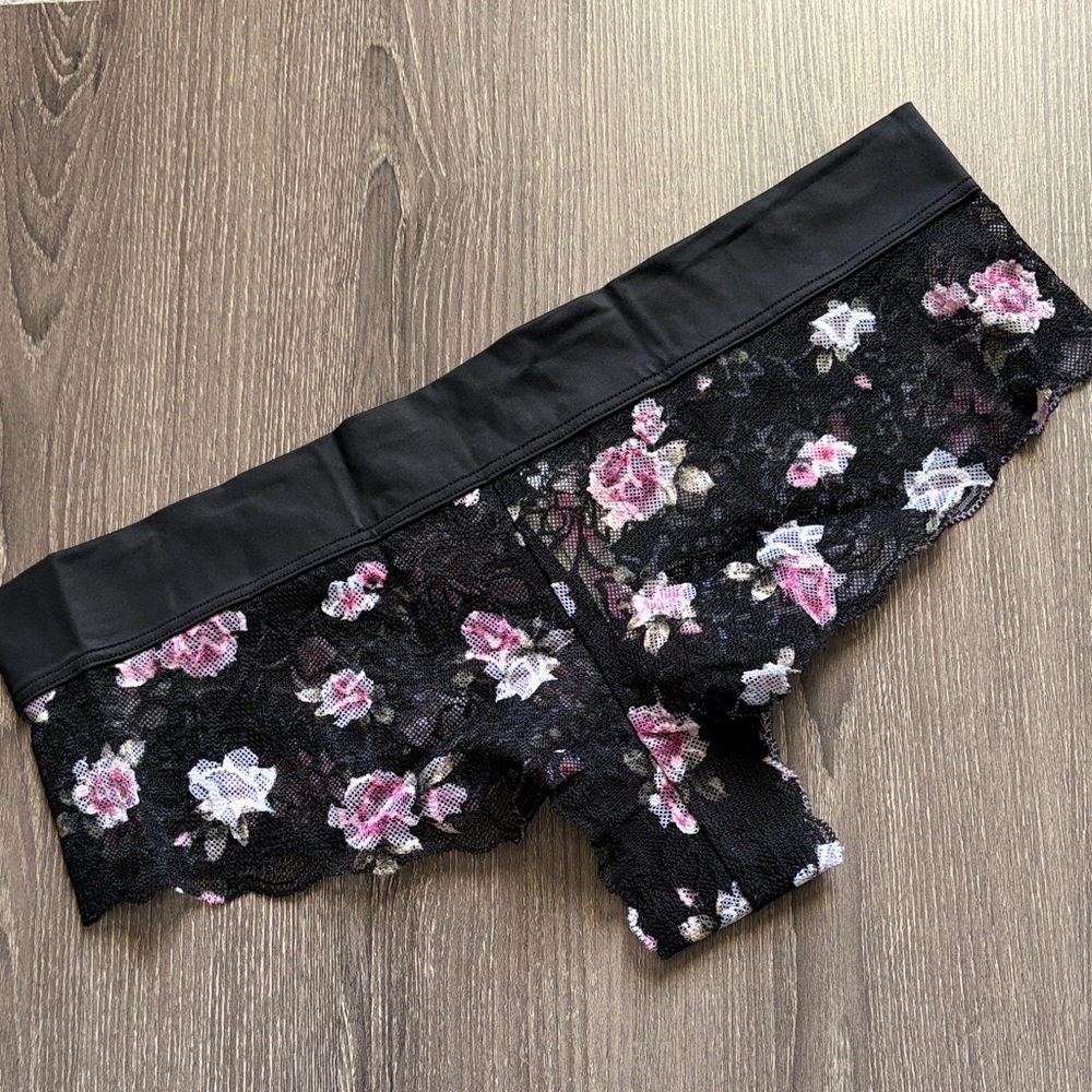 NWT 2018 Victoria's Secret Cheekster Panty Size Large